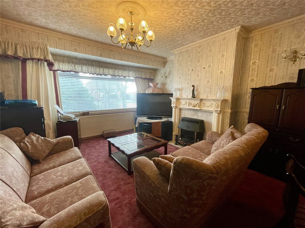 Property photo 2 of 12 Lounge