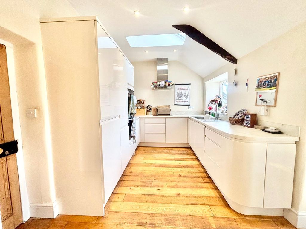 Property photo 2 of 14 Picture No. 06