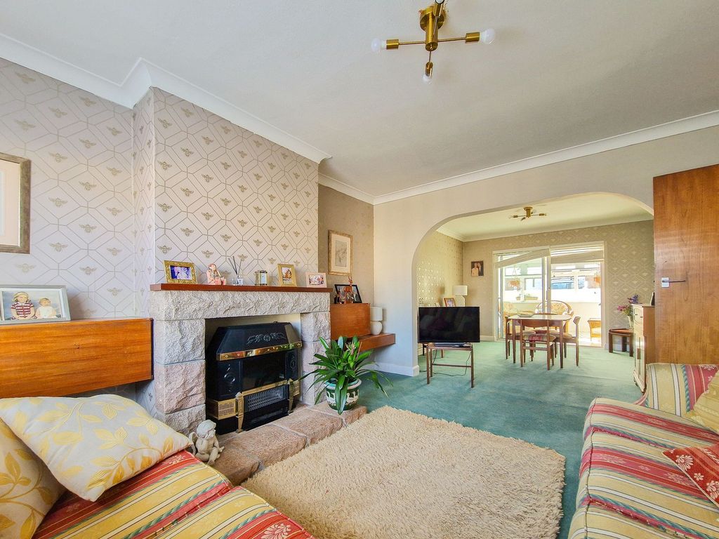 Property photo 2 of 25