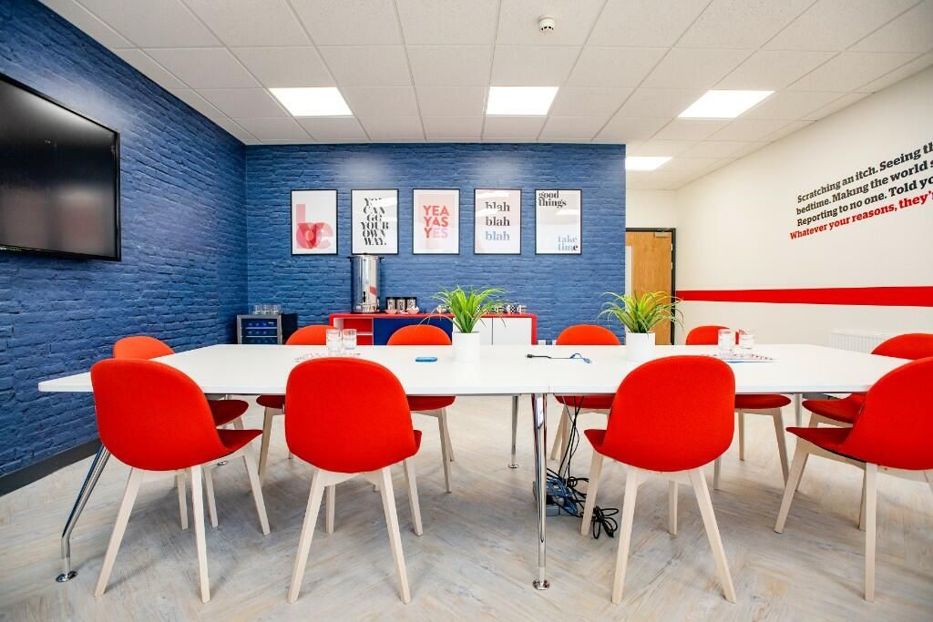 Property photo 2 of 44 Meeting Room