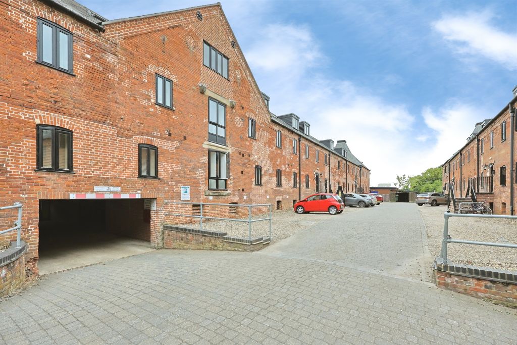 Property photo 1 of 7