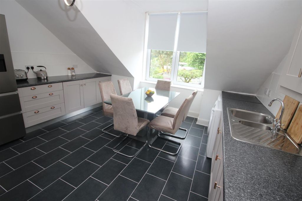 Additional image 5 of 3 bed flat for saleCaddlehill Street, Greenock PA16