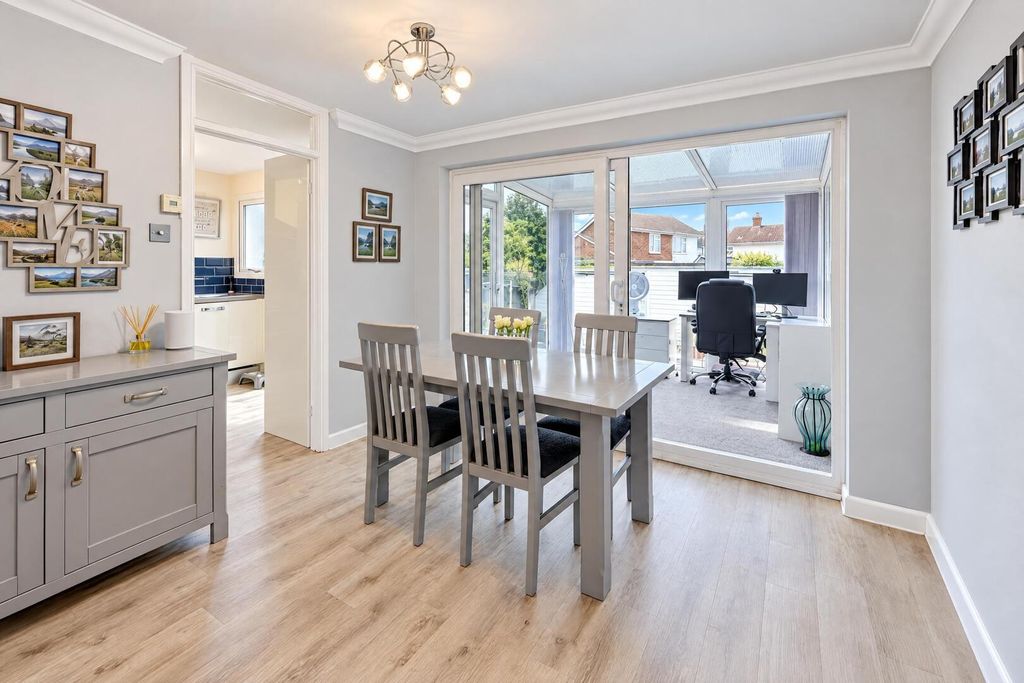 Property photo 3 of 44 Dining Room