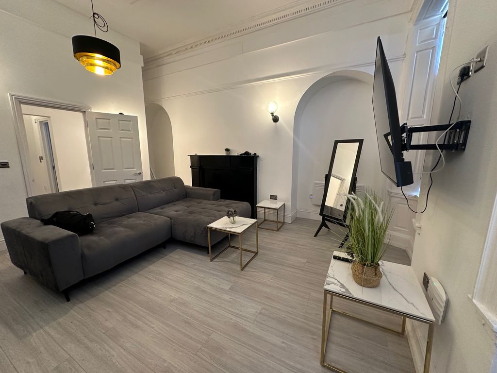 Property photo 1 of 4