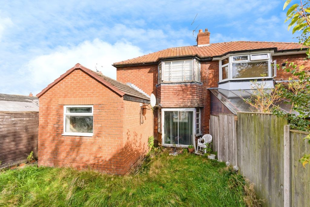 Property photo 3 of 10 External