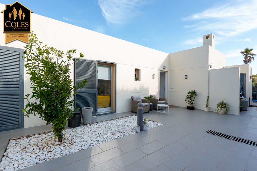 Property photo 2 of 24