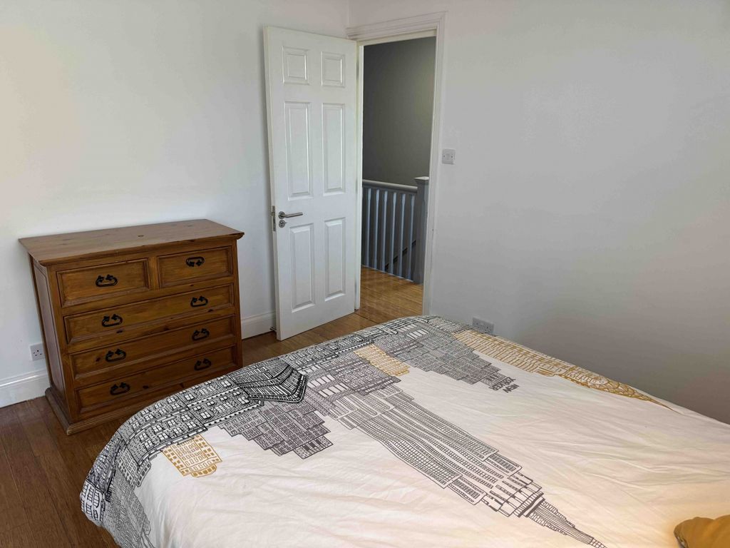 Property photo 2 of 6 Room