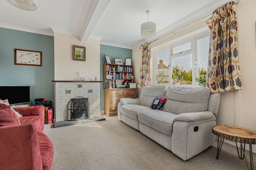 Property photo 3 of 17