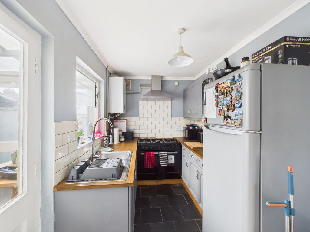 Property photo 3 of 6 Cam04922G0-Pr0077-Still002