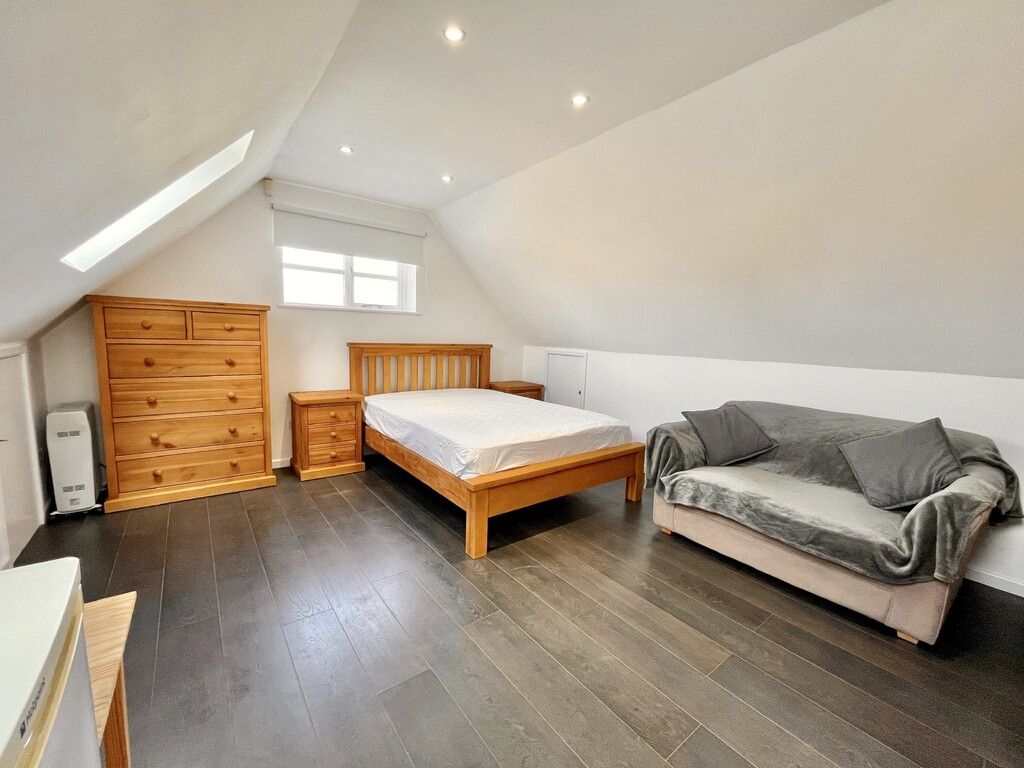 Property photo 1 of 7 5