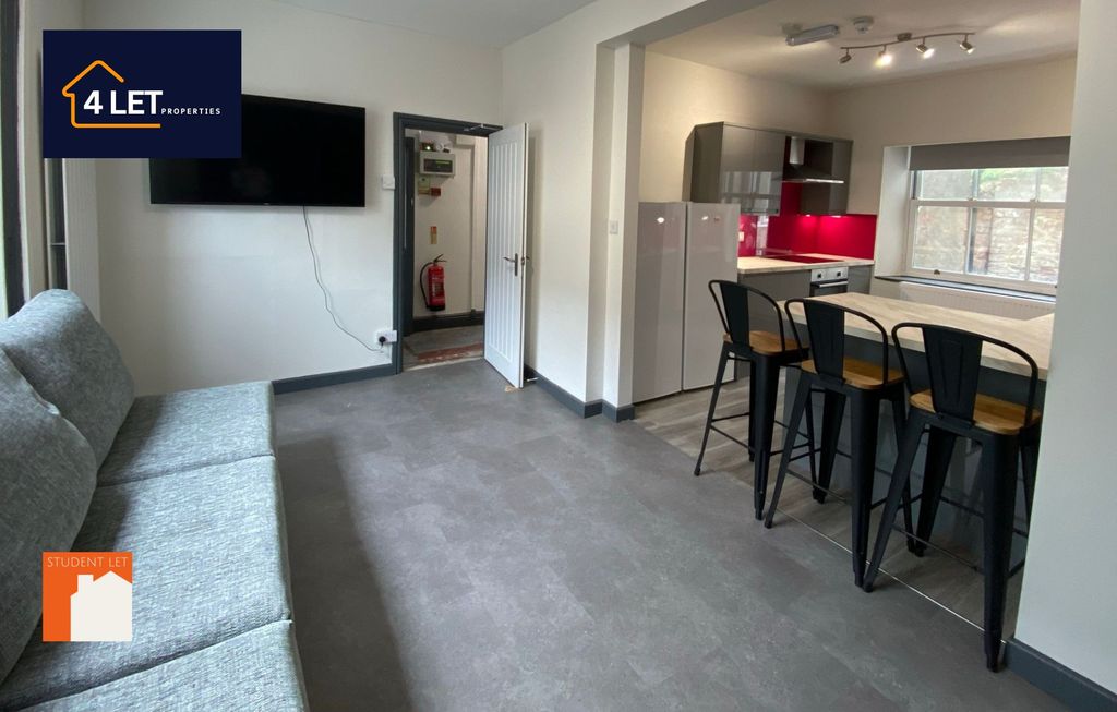 Property photo 2 of 30