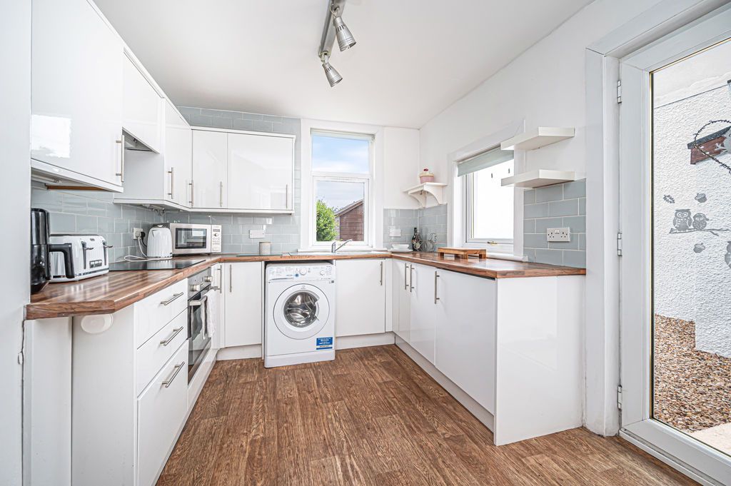 Property photo 2 of 33 Kitchen