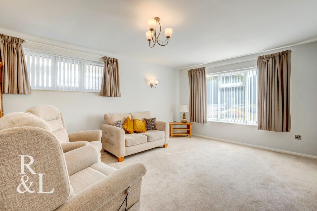 Property photo 3 of 24 Royston&Lund (16).Jpg