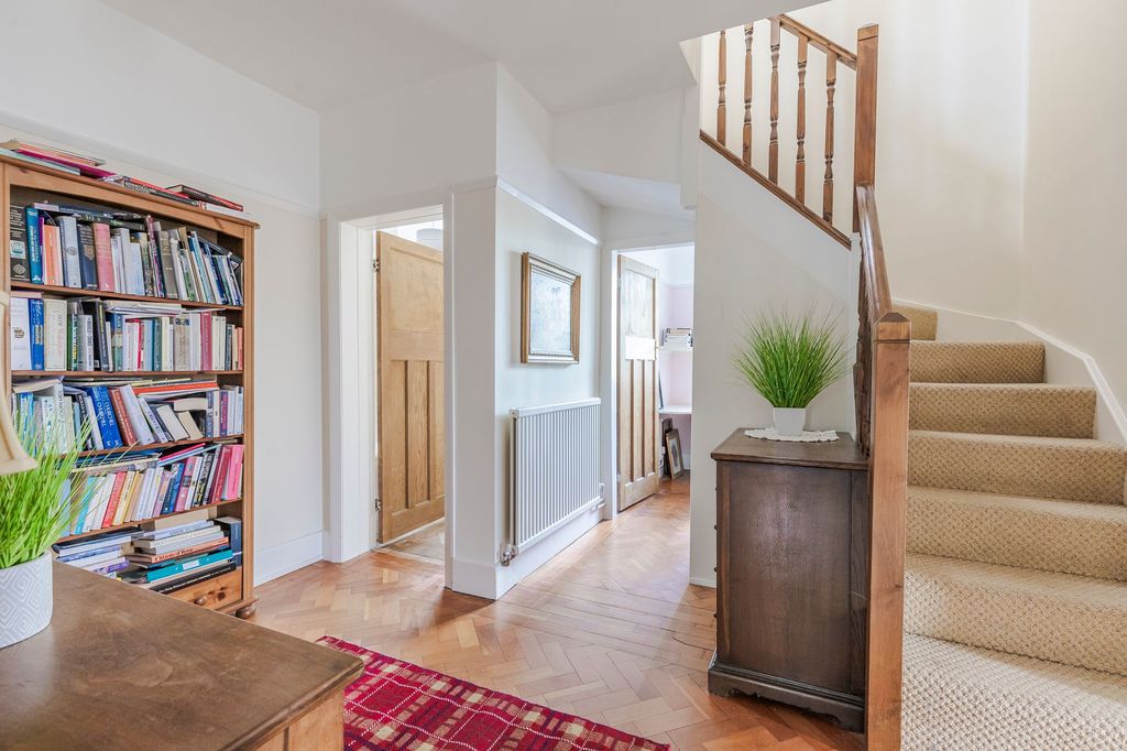 Property photo 2 of 46