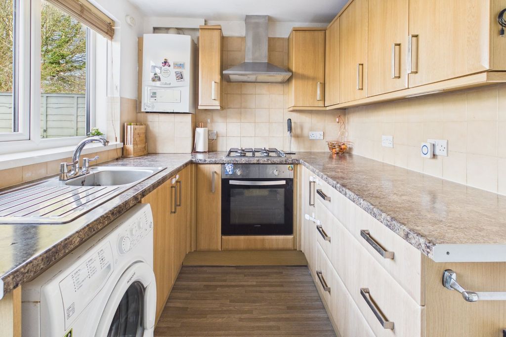 Property photo 3 of 13 Kitchen