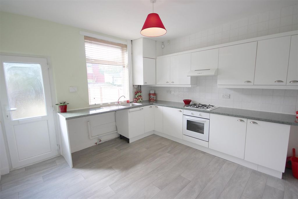 Property photo 1 of 9 Dining Kitchen