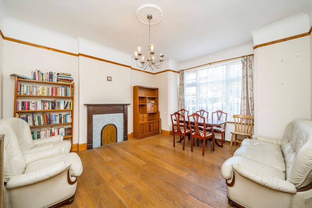 Property photo 2 of 8