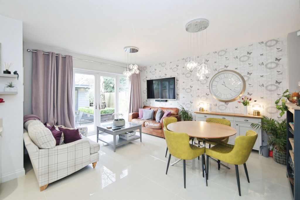 Property photo 2 of 23