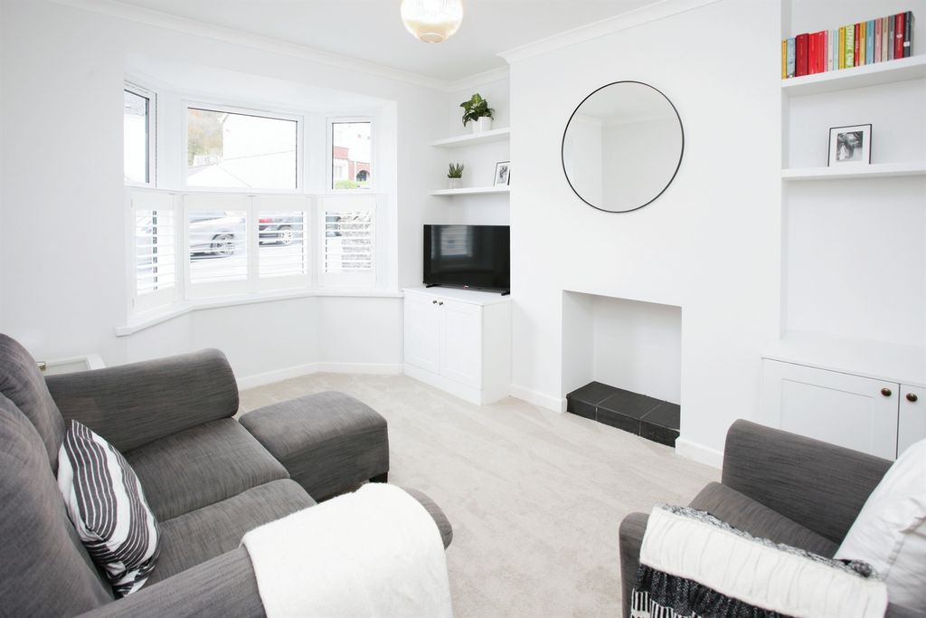 Property photo 3 of 18