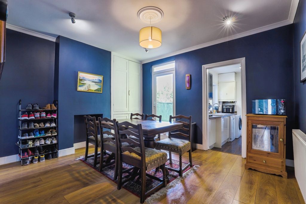 Property photo 3 of 13 Pbox-Img.Jpg