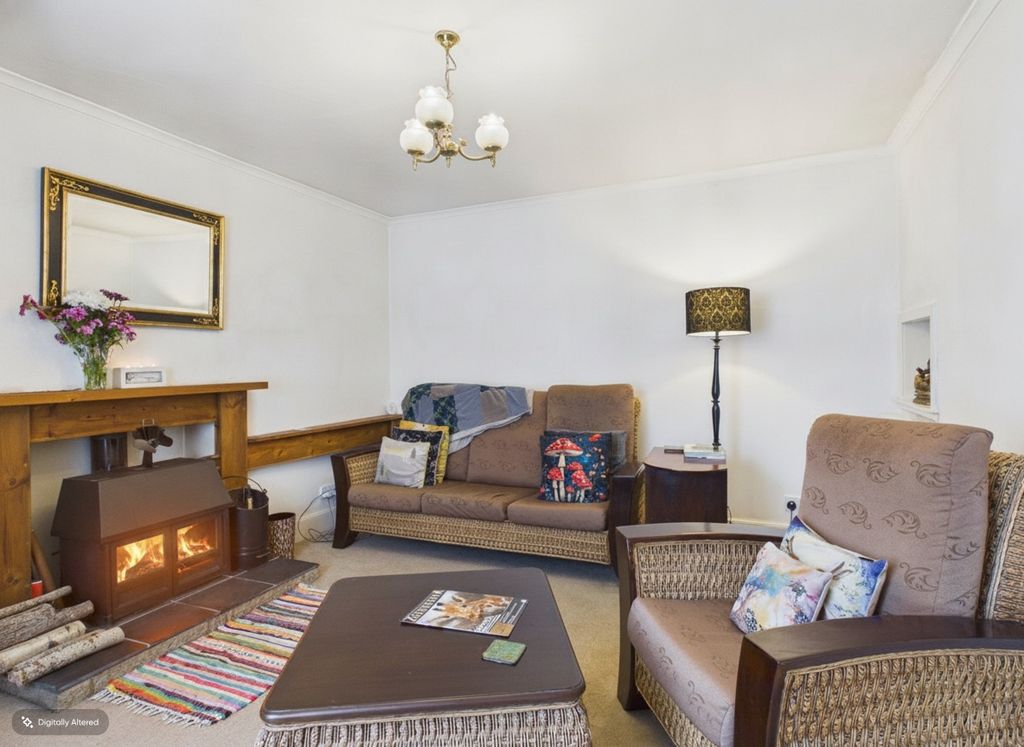 Property photo 2 of 44