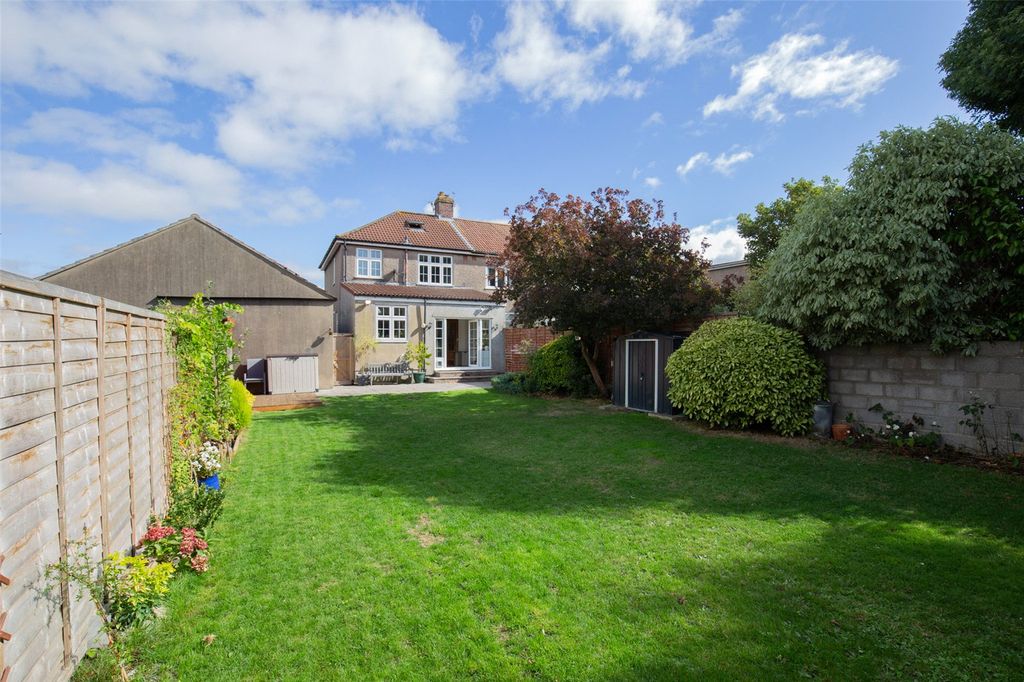 Property photo 1 of 19 Picture No. 12