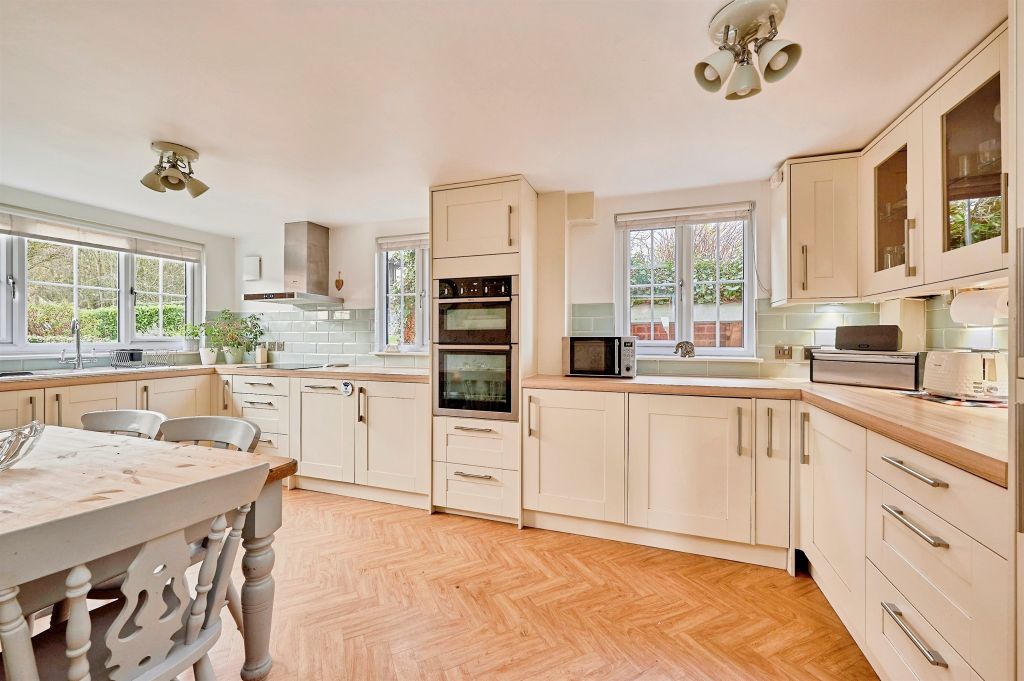 Property photo 3 of 22