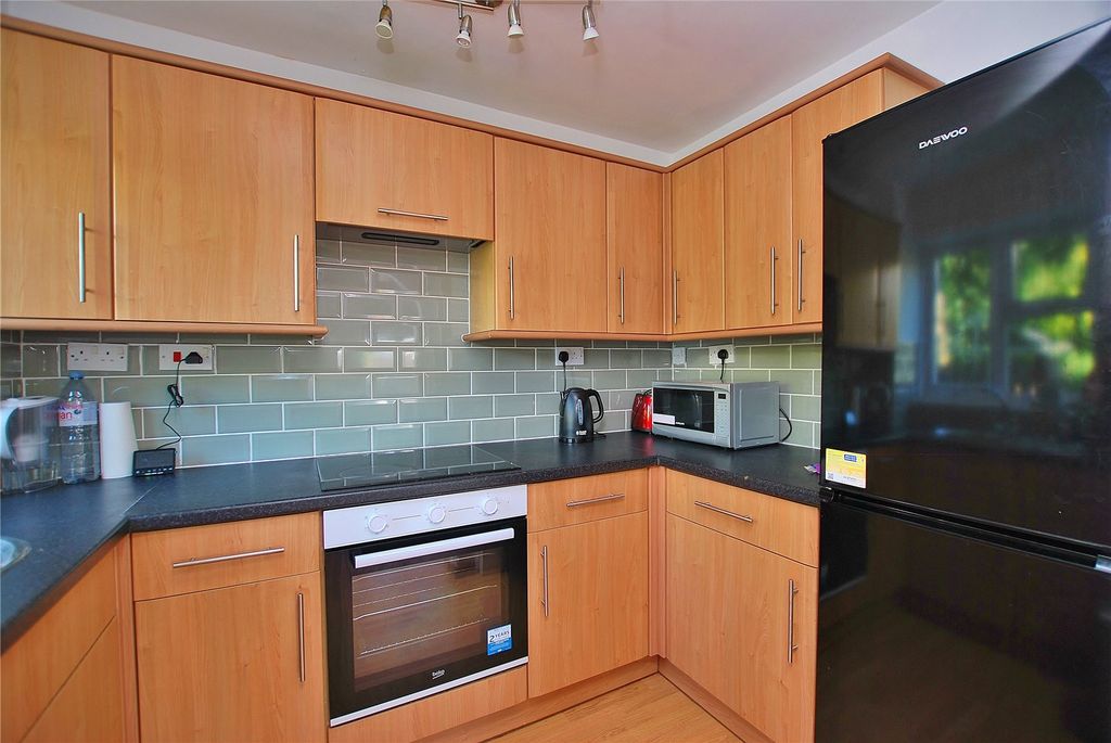 Property photo 2 of 10 Picture No. 16