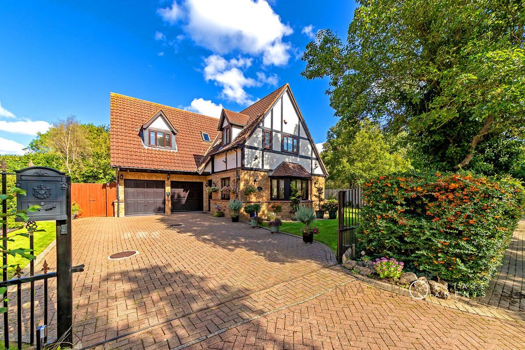 Property photo 3 of 44