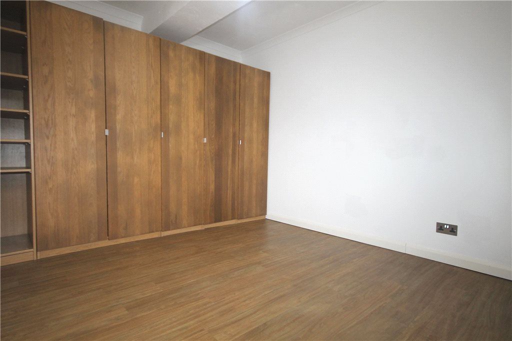 Property photo 2 of 12 Bedroom