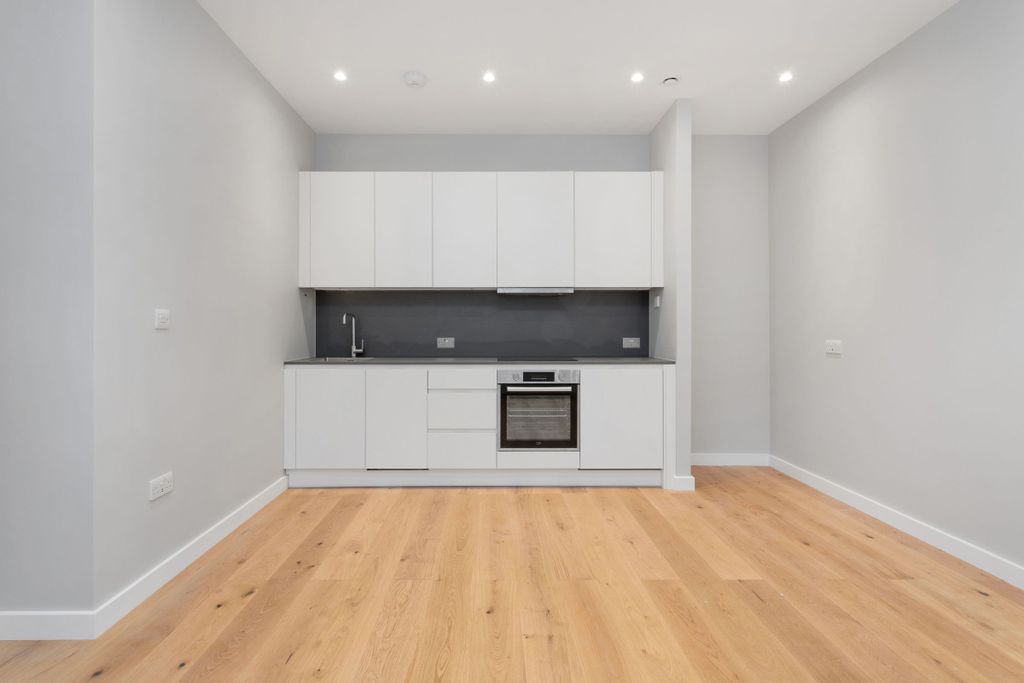 Property photo 1 of 10 Lounge