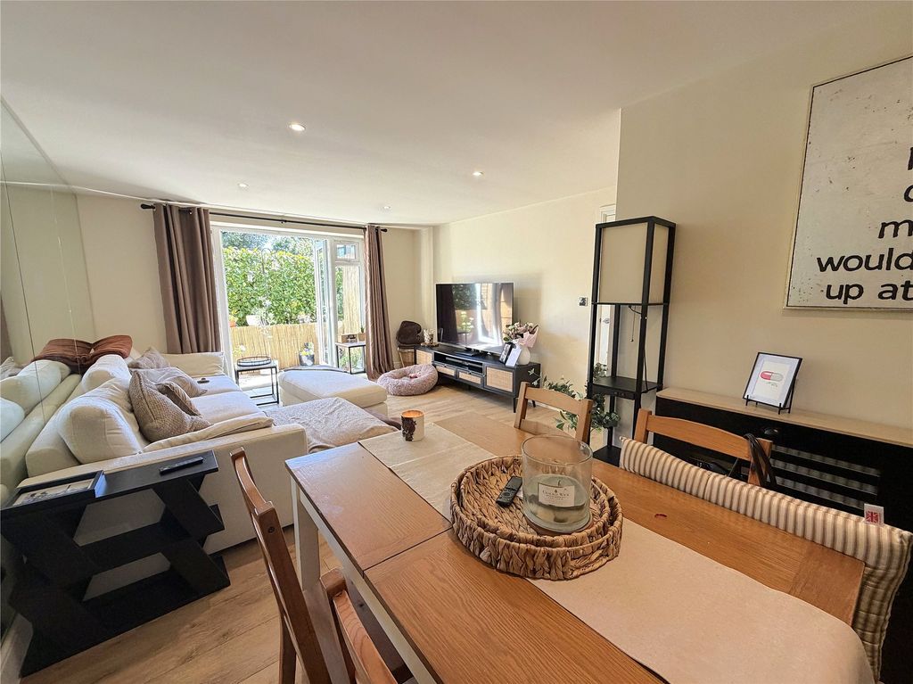 Property photo 1 of 11 Picture No. 17