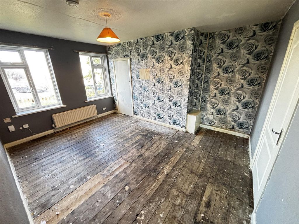 Property photo 2 of 14 Living Room