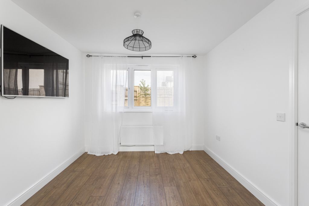 Property photo 3 of 36 Property Image 3