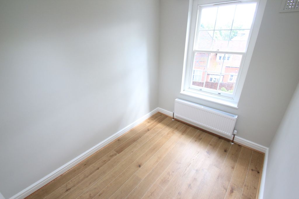 Property photo 3 of 10 Bedroom