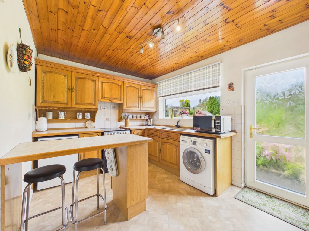 Property photo 2 of 12 5212815