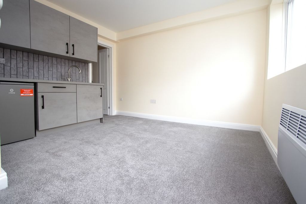 Property photo 3 of 10 Photo 8