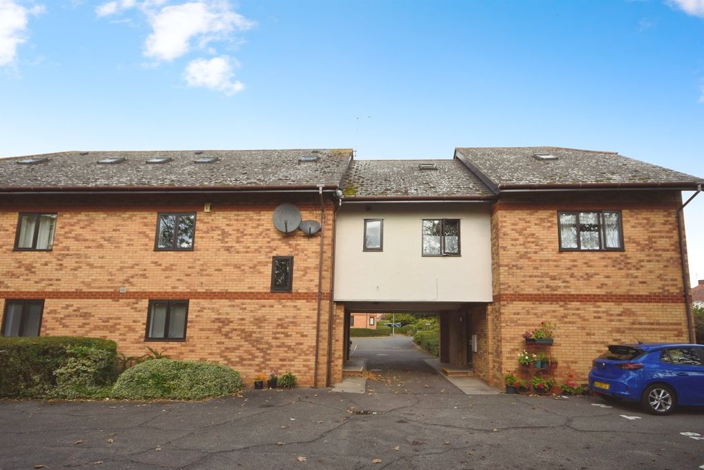 Property photo 1 of 17