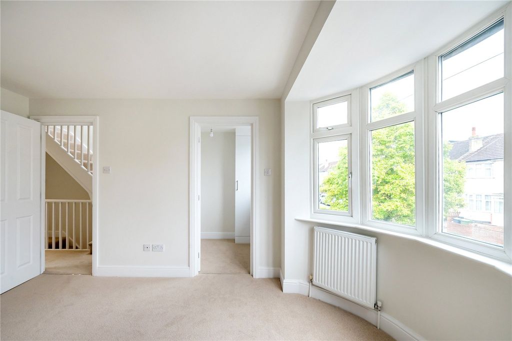 Property photo 2 of 21 Picture No. 25