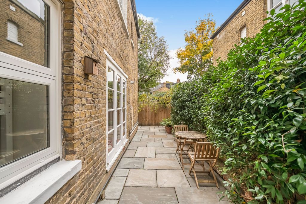 Property photo 3 of 16