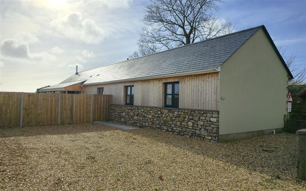 Property photo 2 of 13 Location