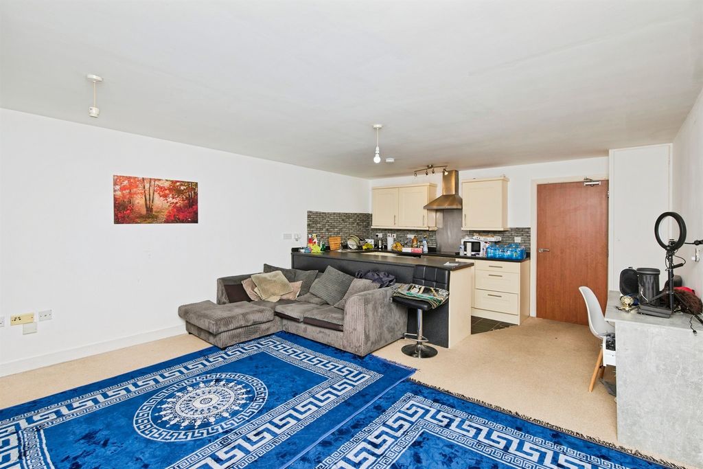 Property photo 2 of 16