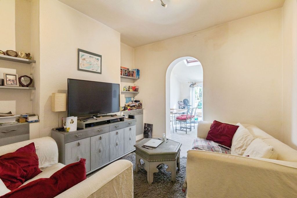 Property photo 3 of 20