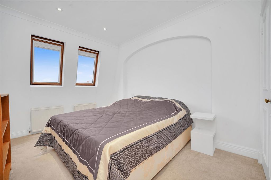 Property photo 3 of 7