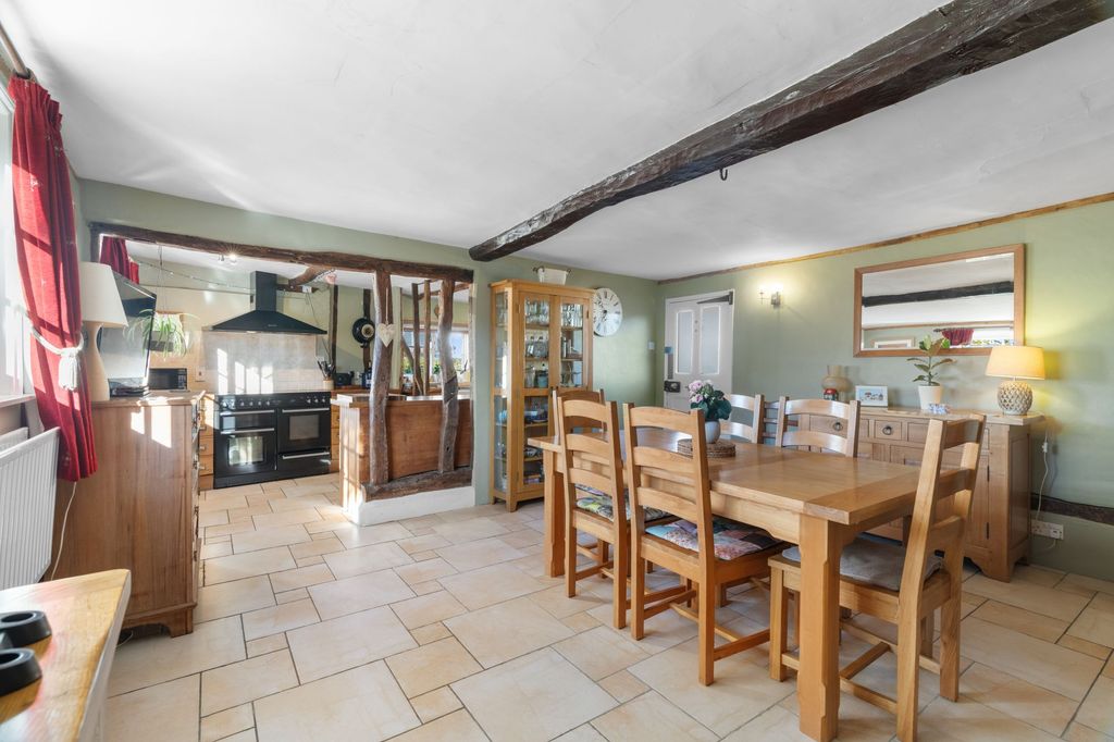 Property photo 2 of 35