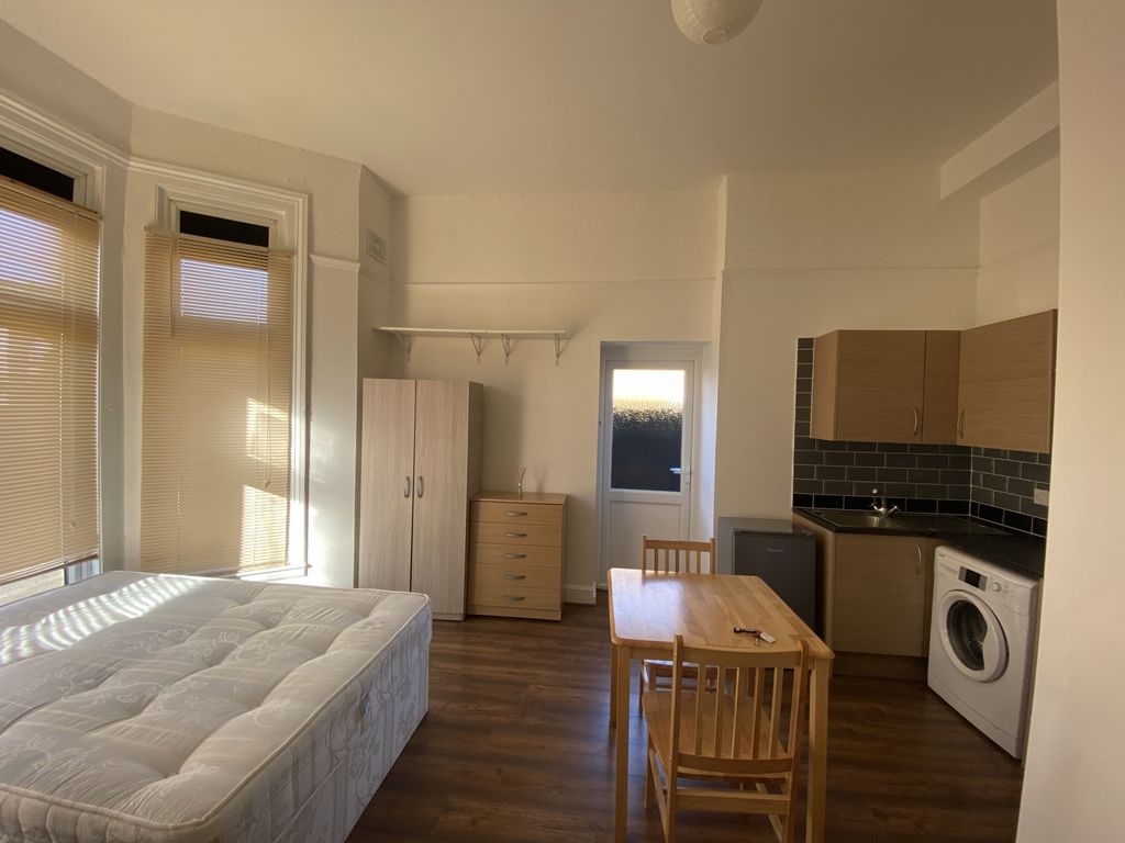 Property photo 2 of 9 Xchan-001501-P-W-5P30O3Vfk.Jpg