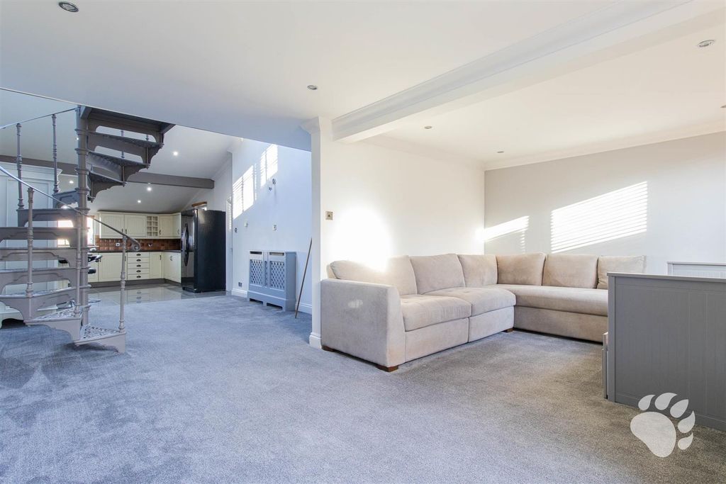 Property photo 2 of 17 Living Room