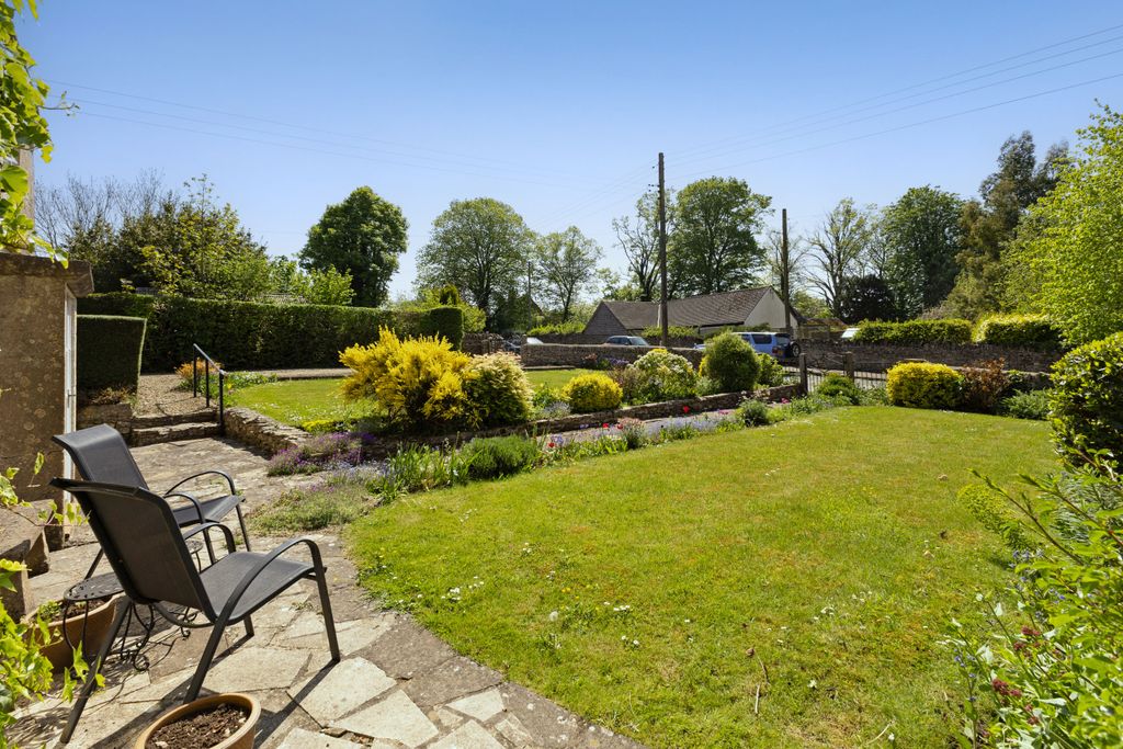 Property photo 3 of 18