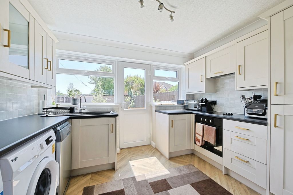 Property photo 3 of 12 5100074