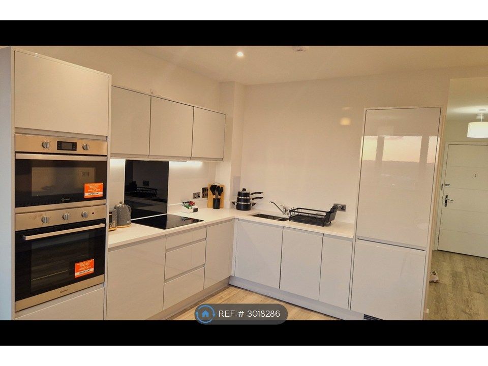 Property photo 2 of 7 Kitchen